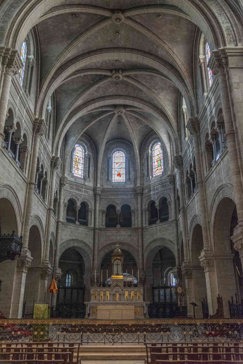 Francia - Nimes 011 - catedral de Saint Castor de Nimes.jpg